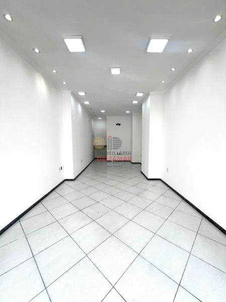 Sala Código 4968 para alugar no bairro Centro na cidade de Balneário Camboriúna Imobiliária DeltaMar5 