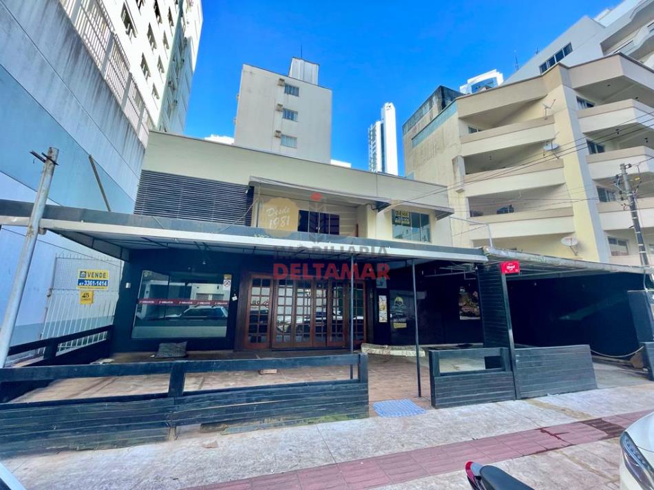 Casa Código 5413 a Venda no bairro Centro na cidade de Balneário Camboriúna Imobiliária DeltaMar5 