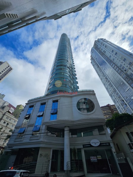 Apartamento Código 5605 para alugar no bairro Centro na cidade de Balneário Camboriúna Imobiliária DeltaMar 