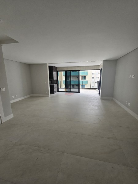 Apartamento Código 5641 para Venda TESLA ED. CONDOMINIO no bairro Centro na cidade de Balneário Camboriú 