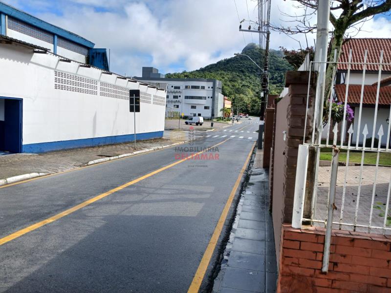 Casa Código 5661 a Venda no bairro Estados na cidade de Balneário Camboriúna Imobiliária DeltaMar 