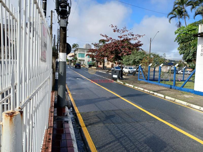 Casa Código 5661 a Venda no bairro Estados na cidade de Balneário Camboriúna Imobiliária DeltaMar 