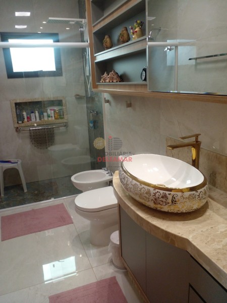 Casa Código 5694 para Venda  no bairro Centro na cidade de Balneário Piçarras 