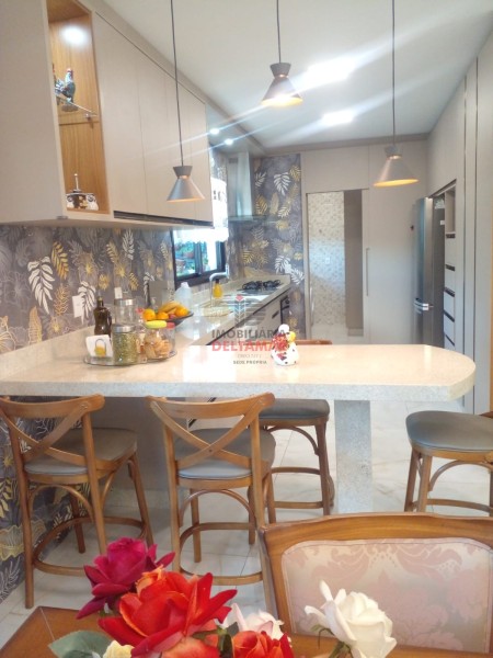 Casa Código 5694 para Venda  no bairro Centro na cidade de Balneário Piçarras 