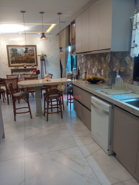 Casa Código 5694 para Venda  no bairro Centro na cidade de Balneário Piçarras 
