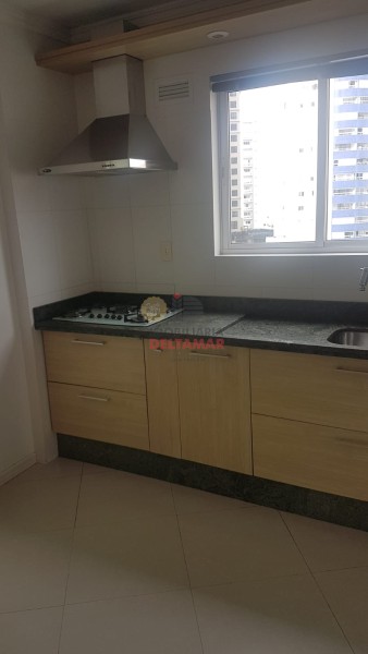 Apartamento Código 5702 para alugar no bairro Pioneiros na cidade de Balneário Camboriúna Imobiliária DeltaMar5 