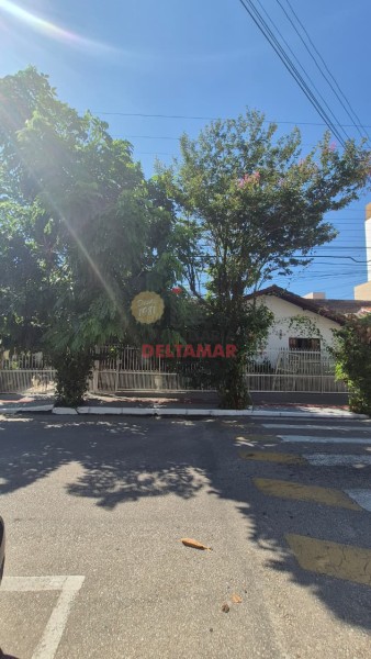 Casa Código 5704 a Venda no bairro Nações na cidade de Balneário Camboriúna Imobiliária DeltaMar 