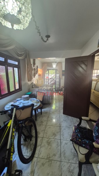 Casa Código 5704 a Venda no bairro Nações na cidade de Balneário Camboriúna Imobiliária DeltaMar 