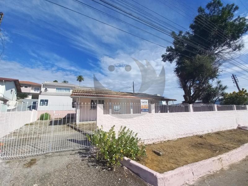 Casa Código 2756 para alugar no bairro São Francisco na cidade de Santo Amaro da Imperatriz Condominio 