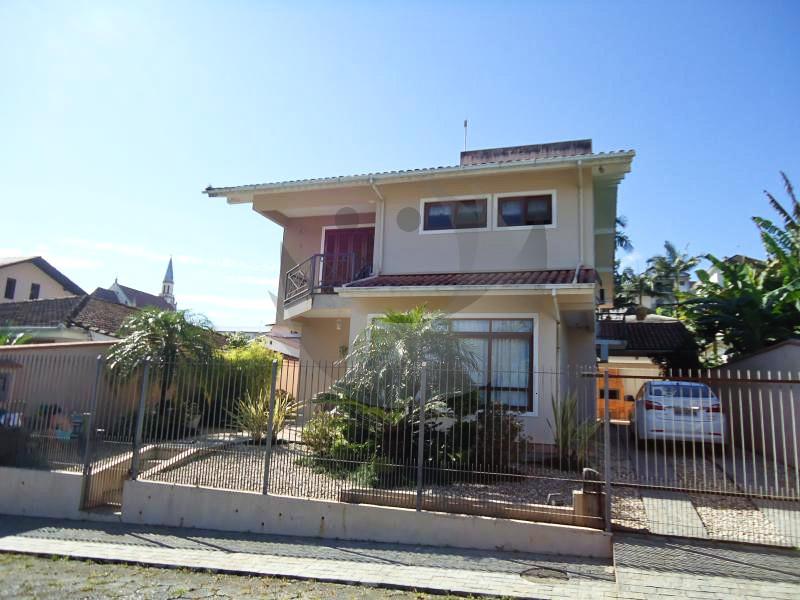 Casa Código 2940 a Venda no bairro Centro na cidade de Santo Amaro da Imperatriz Condominio 