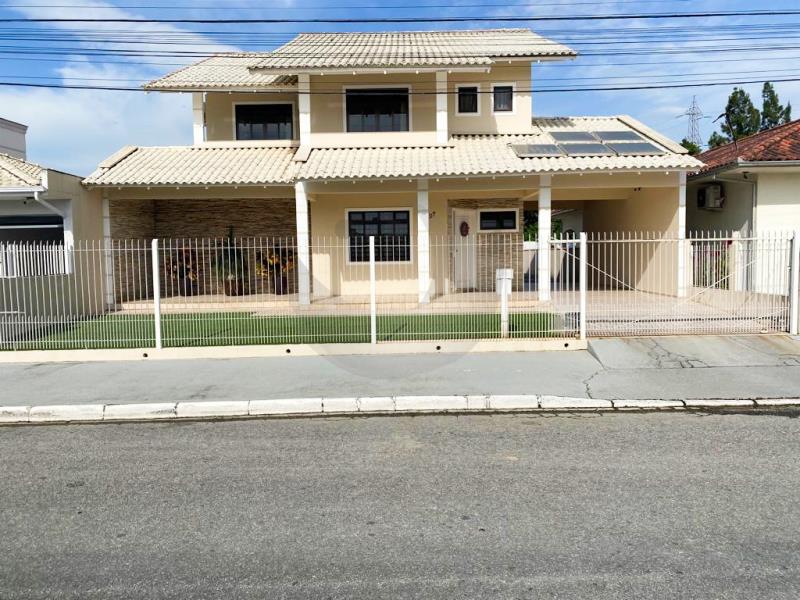 Casa Código 5360 a Venda no bairro Centro na cidade de Palhoça Condominio 