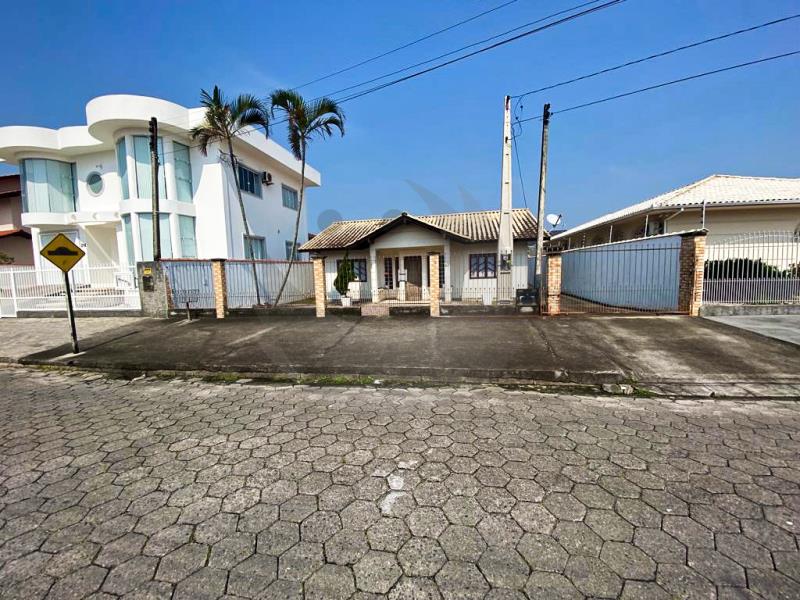 Casa Código 5440 a Venda no bairro Centro na cidade de Palhoça Condominio 