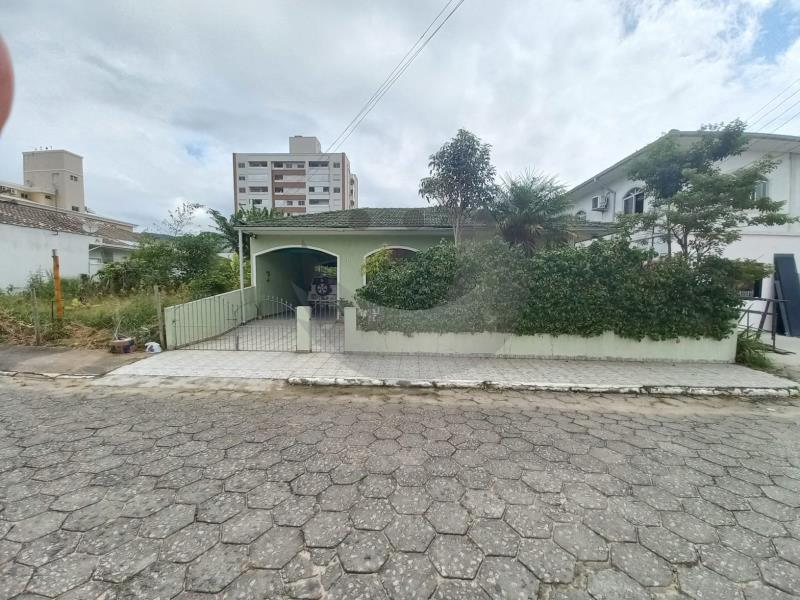Casa Código 5527 a Venda no bairro Vila Becker na cidade de Santo Amaro da Imperatriz Condominio 