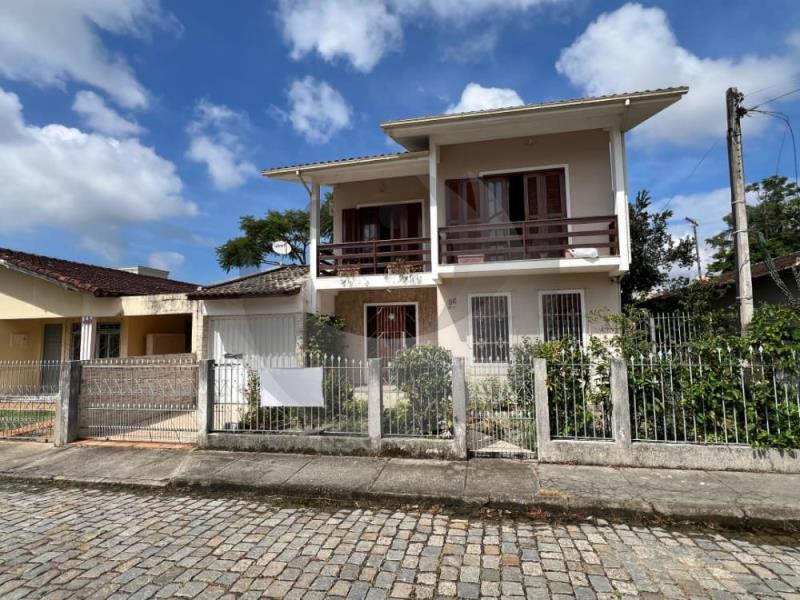 Casa Código 5817 a Venda no bairro Centro na cidade de Palhoça Condominio 