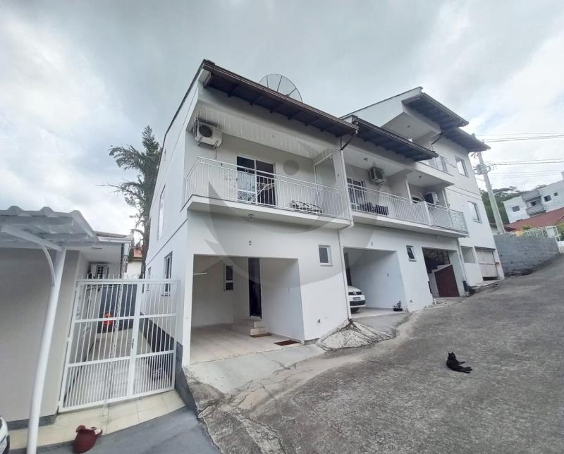Casa Código 6039 para alugar no bairro Centro na cidade de Santo Amaro da Imperatriz Condominio 
