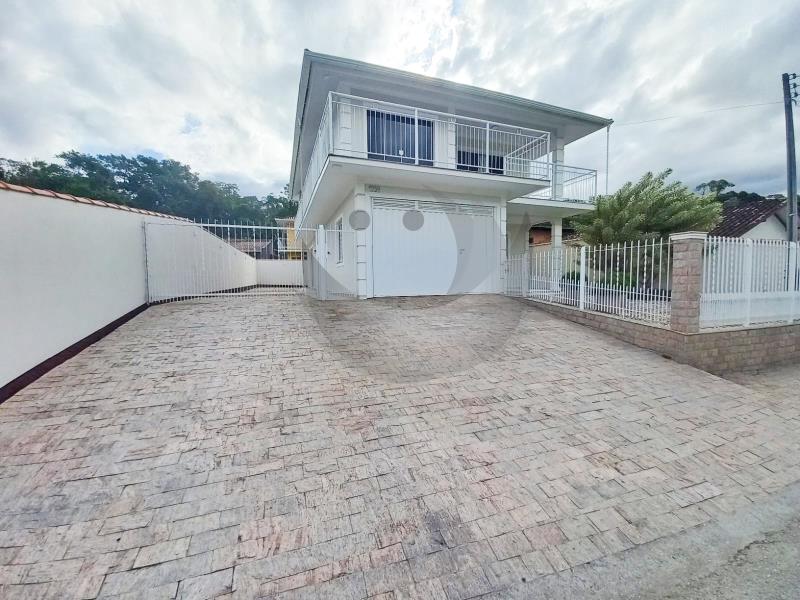 Casa Código 6050 para alugar no bairro Pagará na cidade de Santo Amaro da Imperatriz Condominio 