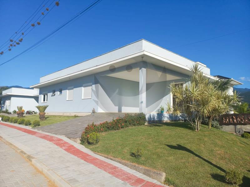 Casa Código 6153 para alugar no bairro Sul do Rio na cidade de Santo Amaro da Imperatriz Condominio  golden garden