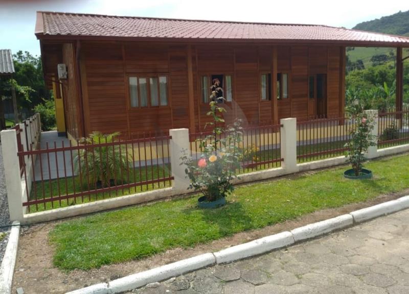 Casa Código 6299 a Venda no bairro Catuira na cidade de Alfredo Wagner Condominio 