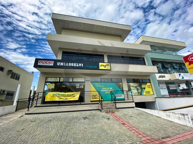 Sala Código 6374 para alugar no bairro Centro na cidade de Santo Amaro da Imperatriz Condominio 