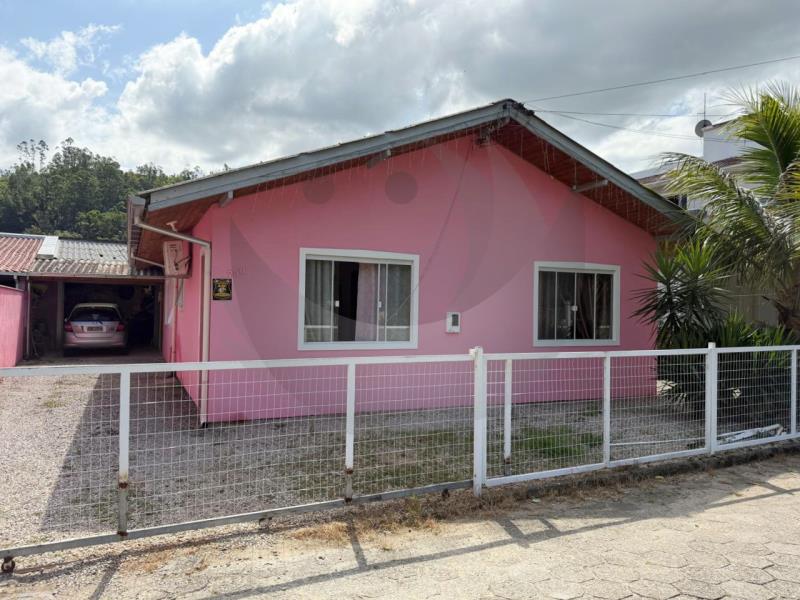 Casa Código 6377 a Venda no bairro Sul do Rio na cidade de Santo Amaro da Imperatriz Condominio 