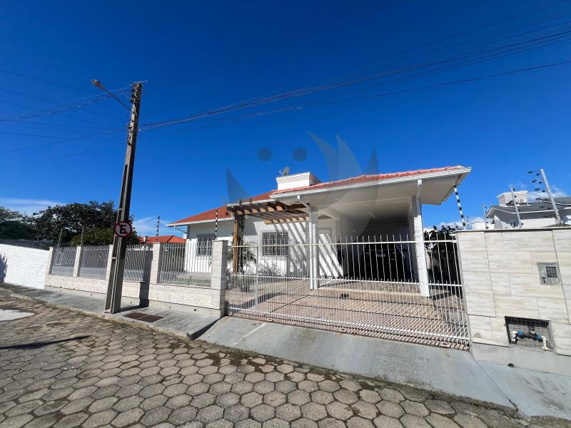 Casa Código 6406 a Venda no bairro Aririu na cidade de Palhoça Condominio 