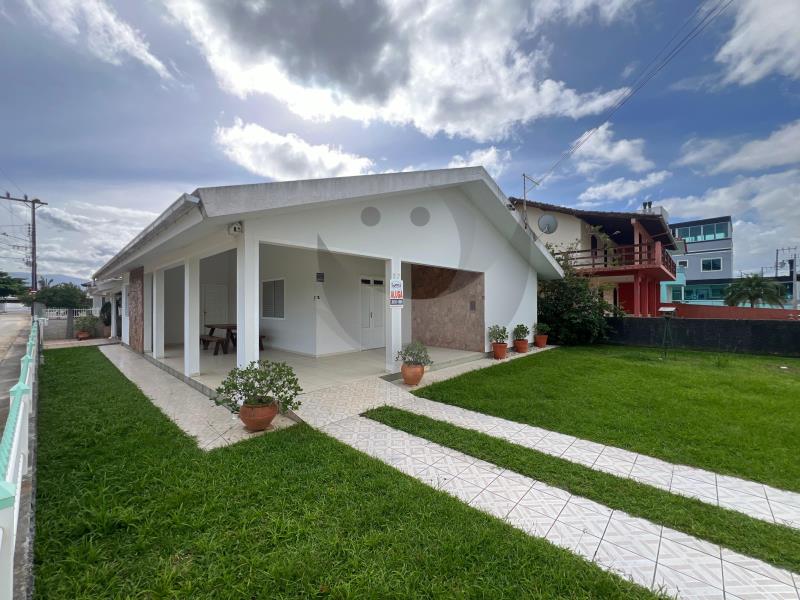 Casa Código 6409 para alugar no bairro Balneário Ponta do Papagaio (Ens Brito) na cidade de Palhoça Condominio 