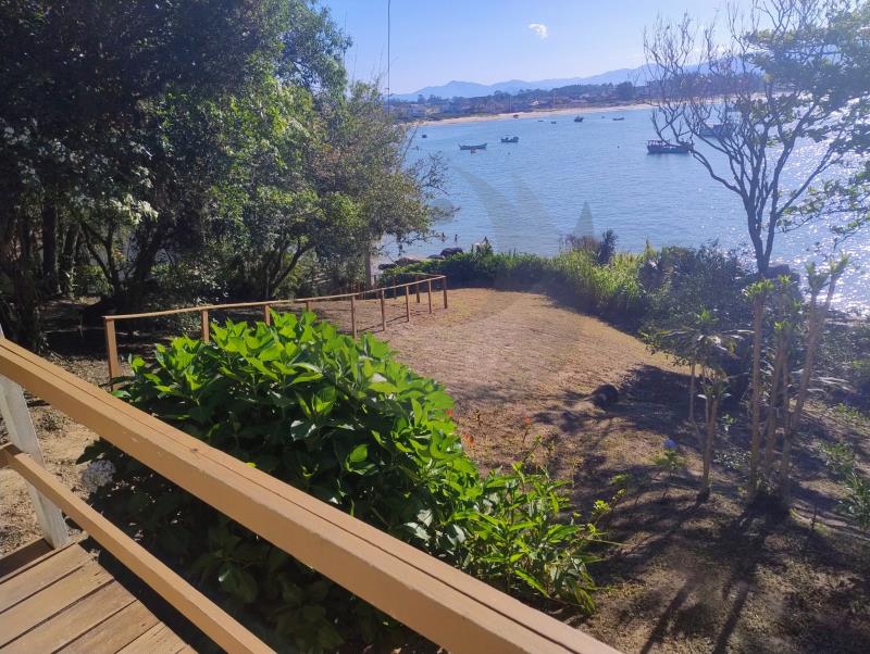 Casa Código 6430 a Venda no bairro Praia Pinheira na cidade de Palhoça Condominio 
