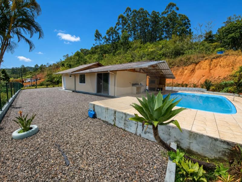 Casa Código 6481 para alugar no bairro Varginha na cidade de Santo Amaro da Imperatriz Condominio 