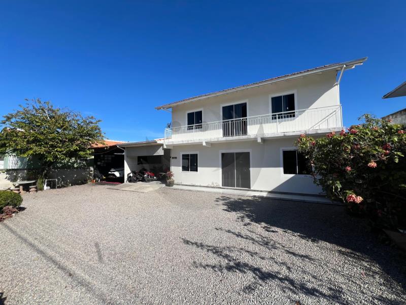 Casa Código 6490 a Venda no bairro Aririu na cidade de Palhoça Condominio 