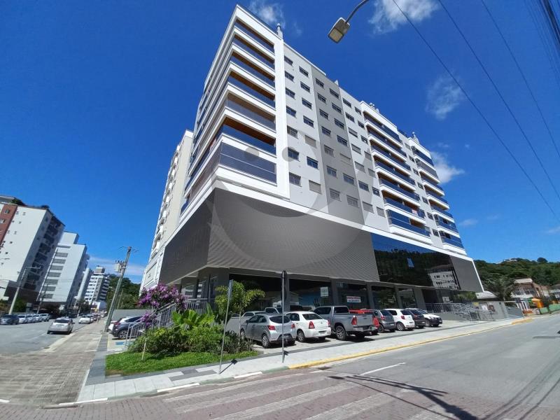 Sala Código 5886 para alugar no bairro Centro na cidade de Santo Amaro da Imperatriz Condominio edifício cisne negro