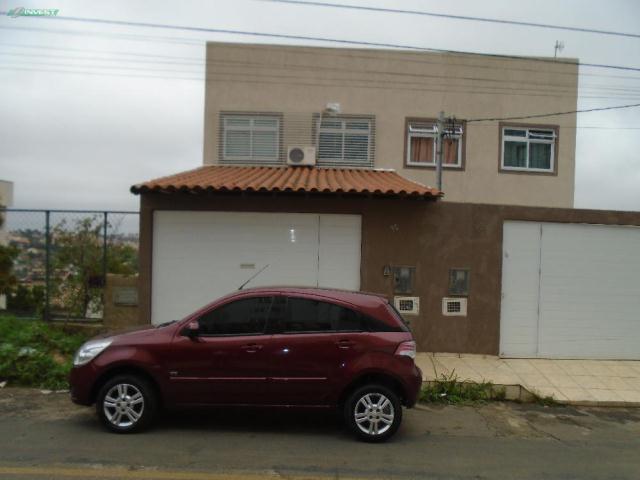 Casa-Codigo-10451-a-Venda-no-bairro-Martelos-na-cidade-de-Juiz-de-Fora