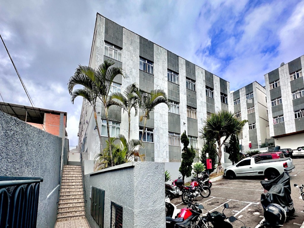 Apartamento a Venda no bairro Paineiras na cidade de Juiz de Fora — 3 quarto(s), 1 banheiro(s), 1 vaga(s), área 6500 m², Valor R$ 220000.