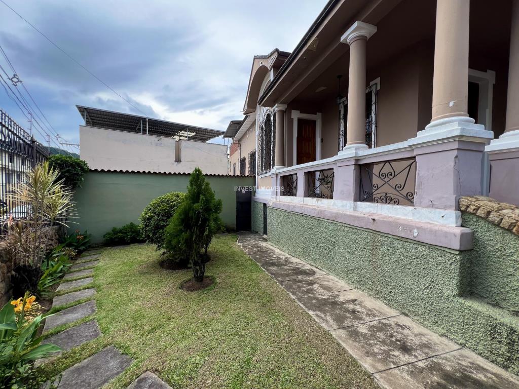 Casa-Codigo-12594-a-Venda-no-bairro-Costa-Carvalho-na-cidade-de-Juiz-de-Fora