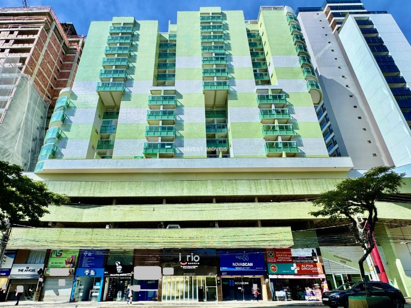 Apartamento a Venda no bairro Centro na cidade de Juiz de Fora — 1 quarto(s), 1 banheiro(s), 1 vaga(s), área 4500 m², Valor R$ 390000.