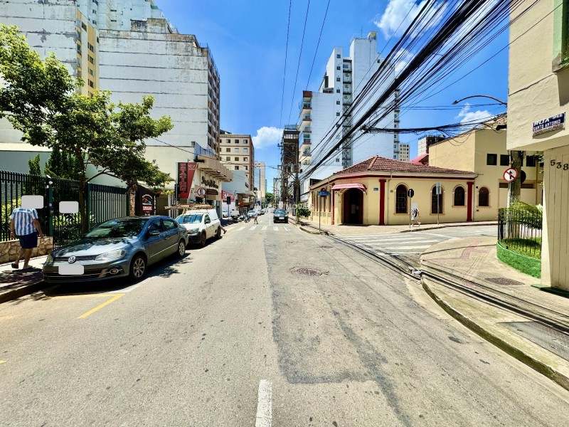 Apartamento-Codigo-13027-para-alugar-no-bairro-Centro-na-cidade-de-Juiz-de-Fora
