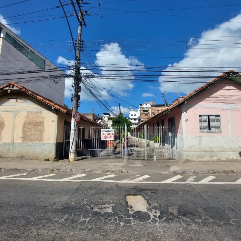 Casa-Codigo-1362-para-alugar-no-bairro-Santa-Luzia-na-cidade-de-Juiz-de-Fora