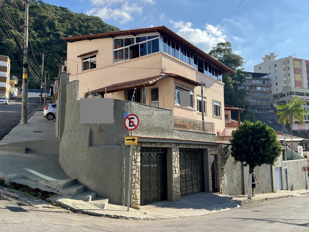 Casa a Venda no bairro Santa Helena na cidade de Juiz de Fora — 4 quarto(s), 3 banheiro(s), 4 vaga(s), área 30000 m², Valor R$ 930000.