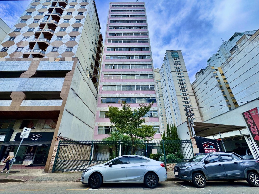 Apartamento a Venda no bairro Centro na cidade de Juiz de Fora — 4 quarto(s), 3 banheiro(s), 2 vaga(s), área 20000 m², Valor R$ 1050000.