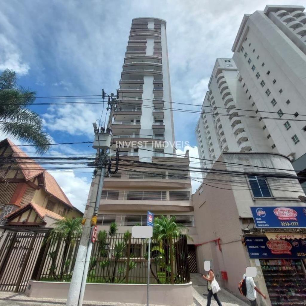Apartamento a Venda no bairro Centro na cidade de Juiz de Fora — 2 quarto(s), 2 banheiro(s), 1 vaga(s), área 11300 m², Valor R$ 650000.