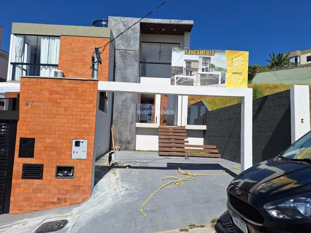 Casa-Codigo-18072-a-Venda-no-bairro-Jardim-São-João-na-cidade-de-Juiz-de-Fora