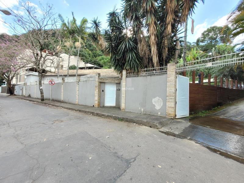 Casa a Venda no bairro Paineiras na cidade de Juiz de Fora — 4 quarto(s), 2 banheiro(s), 6 vaga(s), área 13500 m², Valor R$ 3000000.