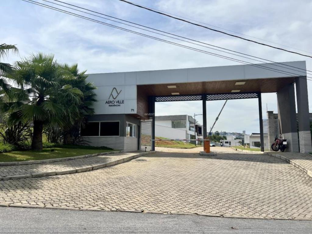 Casa a Venda no bairro Aeroporto na cidade de Juiz de Fora — 4 quarto(s), 5 banheiro(s), 4 vaga(s), área 36700 m², Valor R$ 2090000.