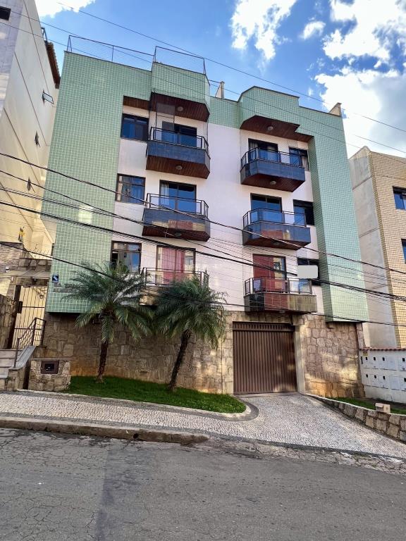 Apartamento a Venda no bairro Jardim Laranjeiras na cidade de Juiz de Fora — 2 quarto(s), 2 banheiro(s), 1 vaga(s), área 8600 m², Valor R$ 300000.