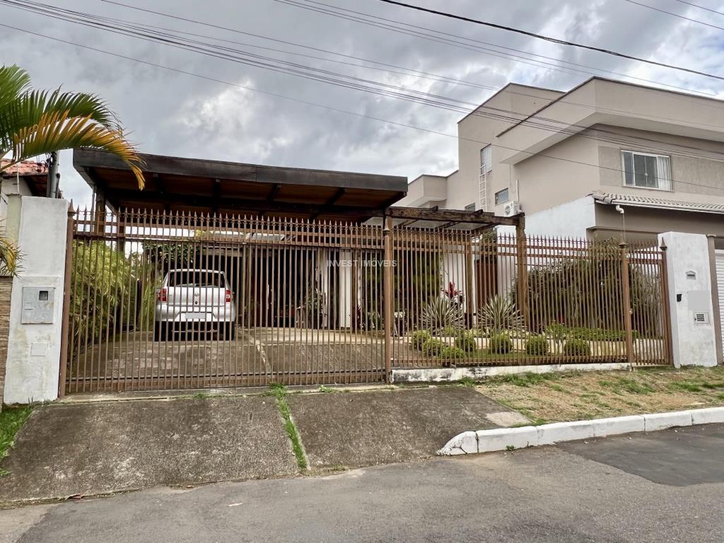 Casa-Codigo-21050-a-Venda-no-bairro-Alto-dos-Pinheiros-na-cidade-de-Juiz-de-Fora