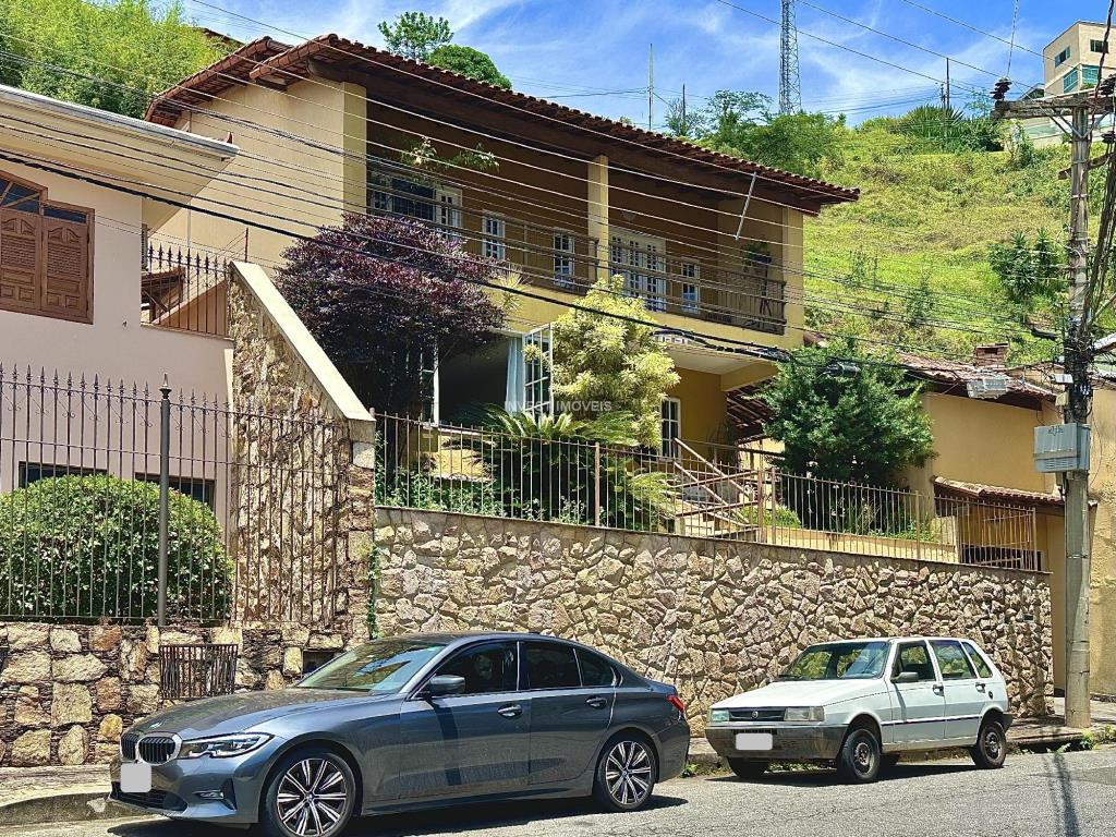 Casa-Codigo-21086-a-Venda-no-bairro-Bom-Clima-na-cidade-de-Juiz-de-Fora