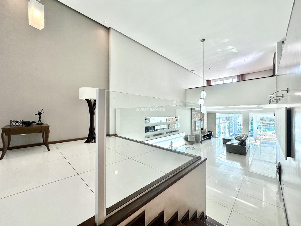 Casa-Codigo-21267-a-Venda-no-bairro-Estrela-Sul-na-cidade-de-Juiz-de-Fora