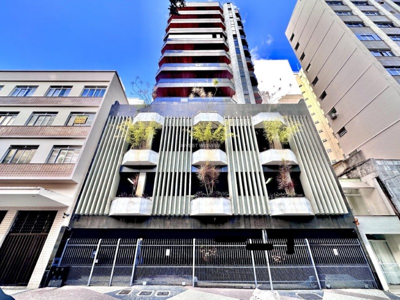 Apartamento a Venda no bairro Centro na cidade de Juiz de Fora — 3 quarto(s), 4 banheiro(s), 2 vaga(s), área 20000 m², Valor R$ 980000.