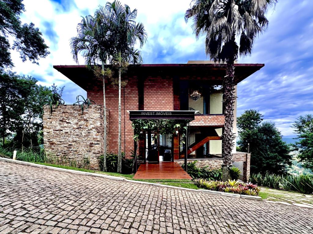 Casa-Codigo-21519-a-Venda-no-bairro-Novo-Horizonte-na-cidade-de-Juiz-de-Fora