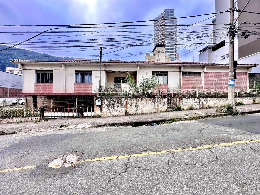 Terreno a Venda no bairro São Mateus na cidade de Juiz de Fora — área 64800 m².