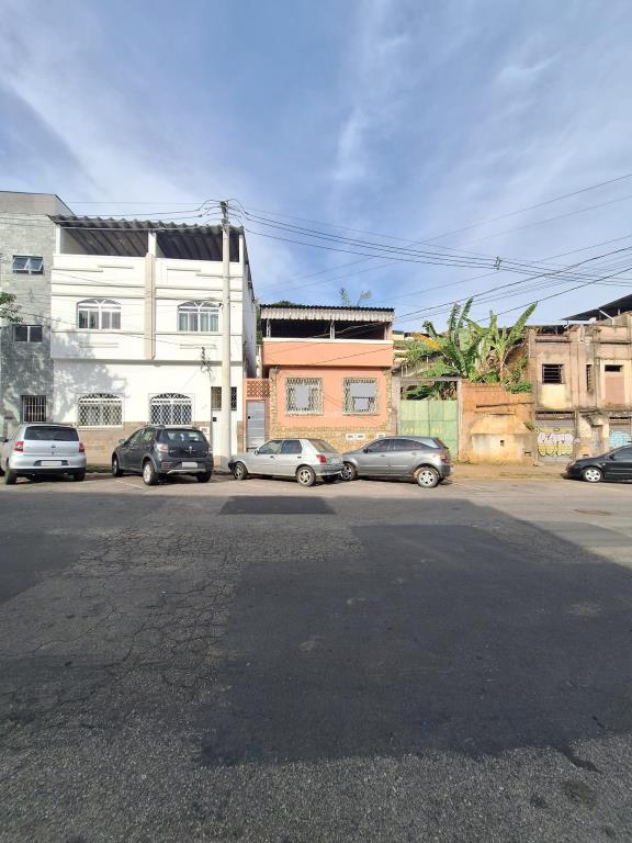 Casa a Venda no bairro Ladeira na cidade de Juiz de Fora — 3 quarto(s), 1 banheiro(s), área 25000 m², Valor R$ 420000.